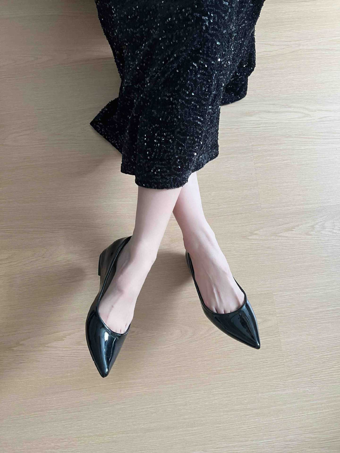 

French sexy pointed head inner height increase of 5 cm shallow mouth women s shoes versatile temperament finger seam single shoes women s commuting fa 43