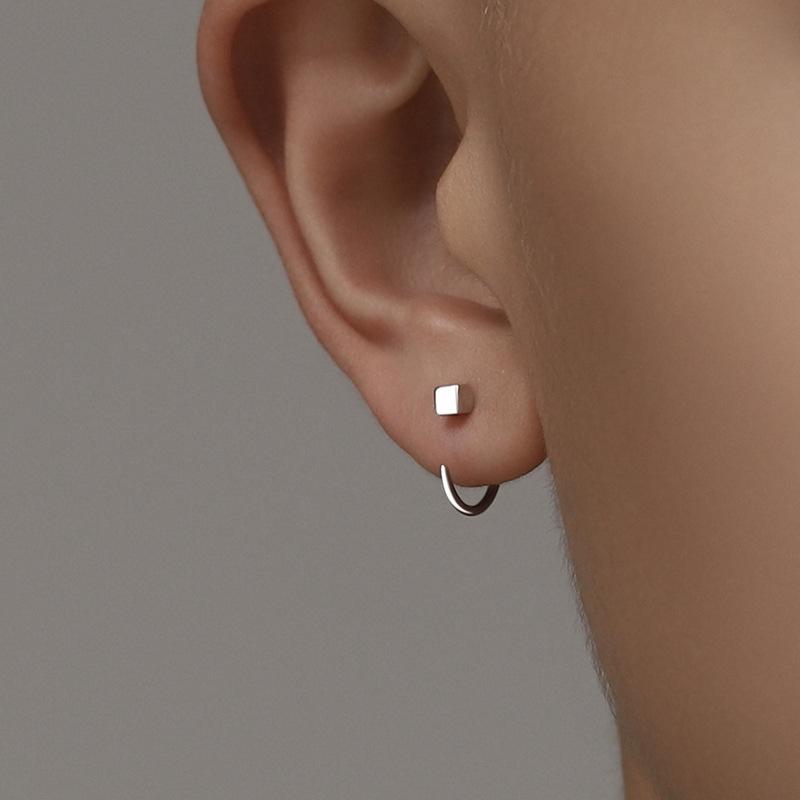 Square-shaped Ear Hook Earrings Are Hypoallergenic, Stylish, Simple, Elegant, and Suitable for Women with Pierced Ears.