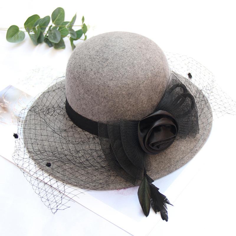 British Vintage Hepburn Wool Hat Autumn And Winter Banquet Top Hat Ladies Feather Mesh Flower Edge Fashion Felt Hat