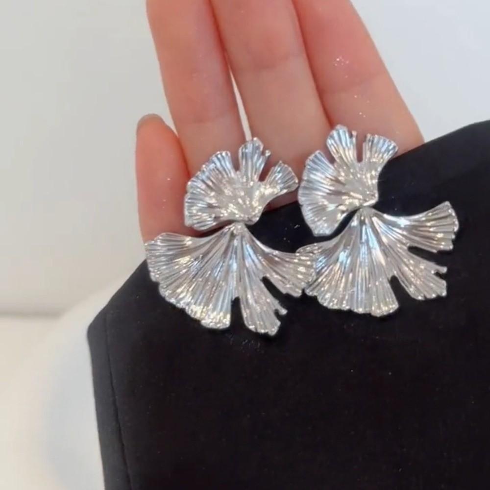 Metal Big Plant Earrings Silver/Gold Leaves Ear Studs Trendy Metal Ginkgo Leaf Earrings Women