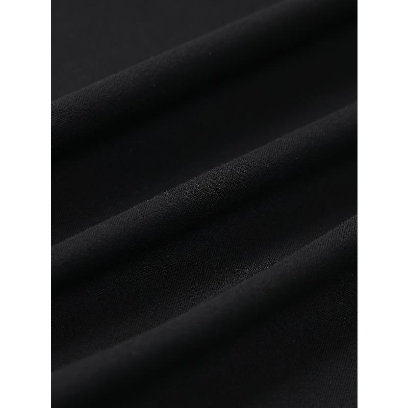 Stilvolles Herren-T-Shirt, ein gestricktes Oberteil mit Rundhalsausschnitt und einem Vintage-Distressed-Totenkopf-Print. Es spricht Männer perfekt an