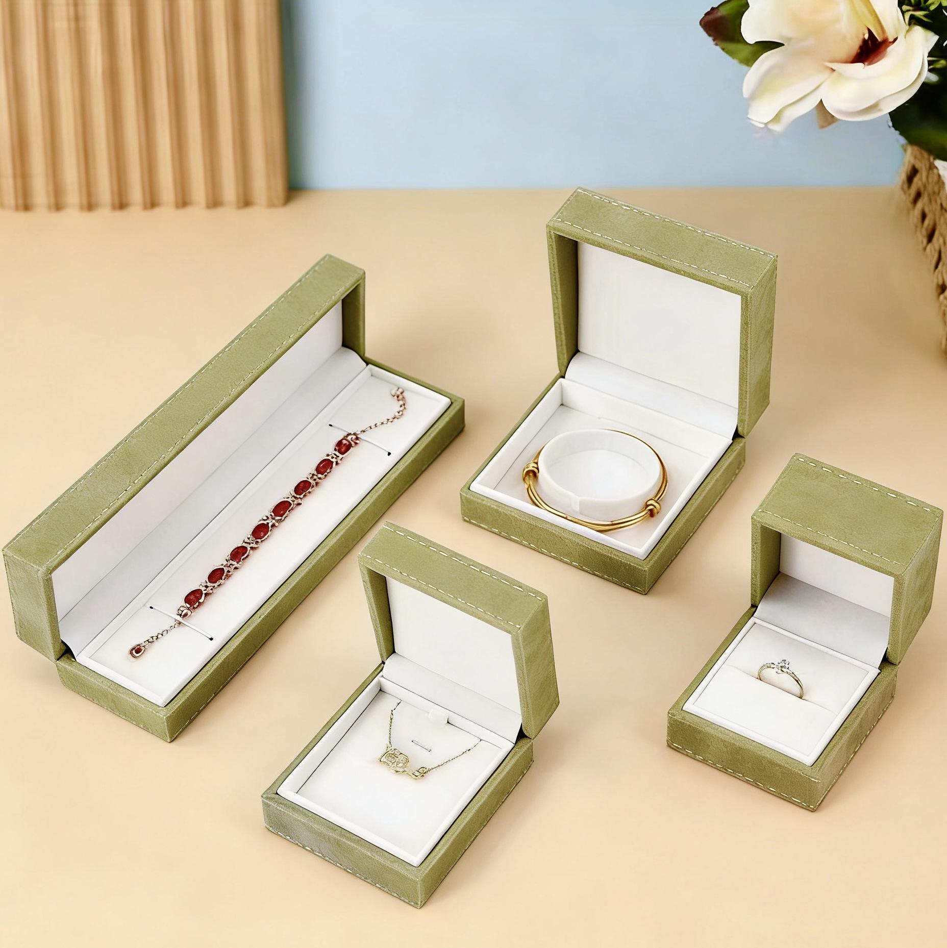 Elegant Velvet Jewelry Box for Rings, Pendants, Bracelets & Bangles