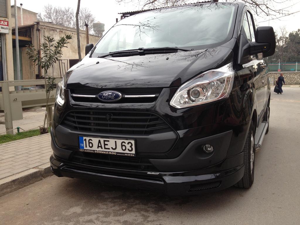 Накладка на передний бампер (2013-2017, под покраску) для Ford Custom