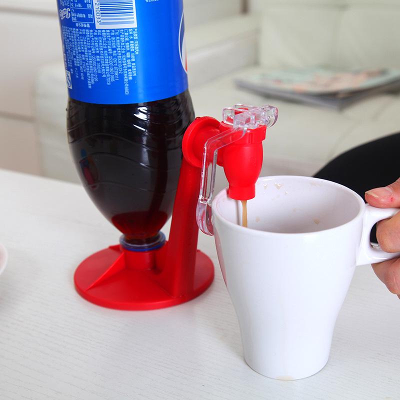 Pompa Erogatore Acqua Rovesciabile Creativa per Bottiglia di Bevanda Sprite Coke