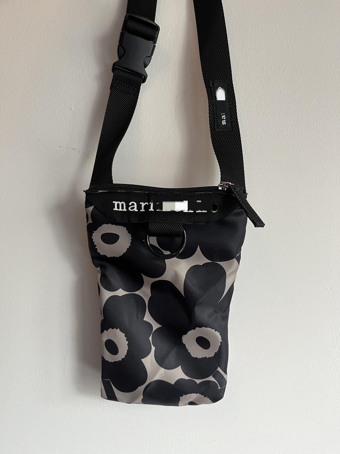 

Lightweight Casual Fashion Print Canvas Crossbody Phone Bag for Men and Women чёрный