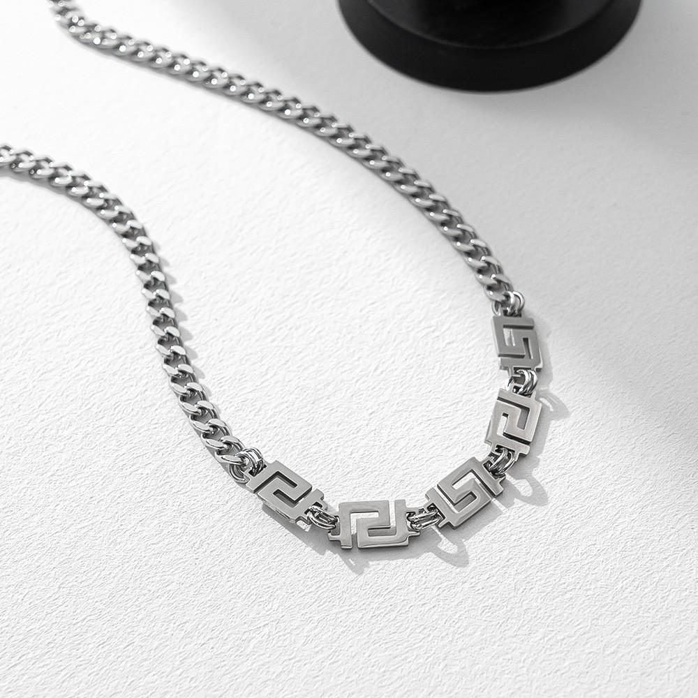 Minimalist Geometric Shape Necklace In Titanium Steel For Men And Women With Modern Design