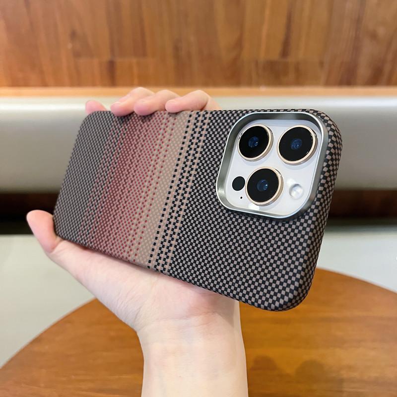 

Applicable To Apple 16proMax Carbon Fiber Magnetic Phone Case New Kevla IPhone 15 Matte Half Bag 14 iPhone16