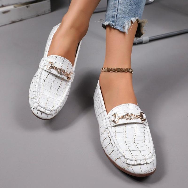 Plus-size Casual Single Shoes, New Fashionable Women's Shoes, Metal Buckle Loafers On One Foot