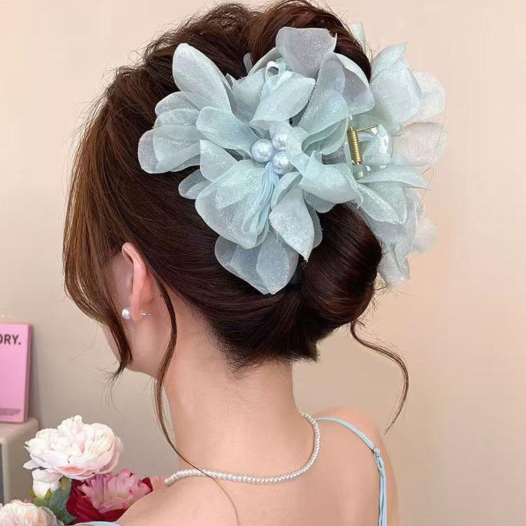 

Геометрическое ожерелье с подвеской из больших и маленьких квадратов One size