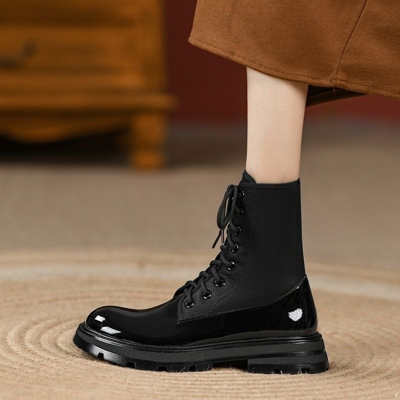 Ryškios odos Martin batai moterims rudens ir žiemos 2024 nauji kolegijos stiliaus lakinės odos trumpi batai ryškūs priekyje suvarstomi liekninantys lokomotyvo batai