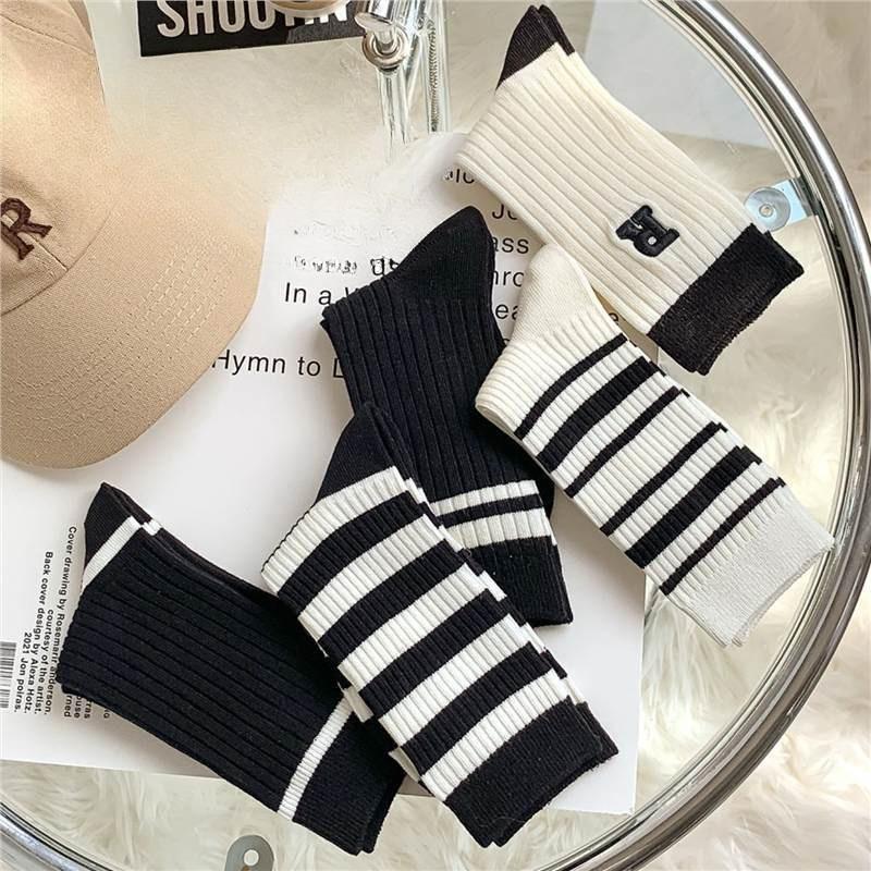 Autumn and Winter Striped Pure Cotton Socks, Summer Women's Trendy Socks, R Black and White Embroidered Academy Windblown Women's Socks