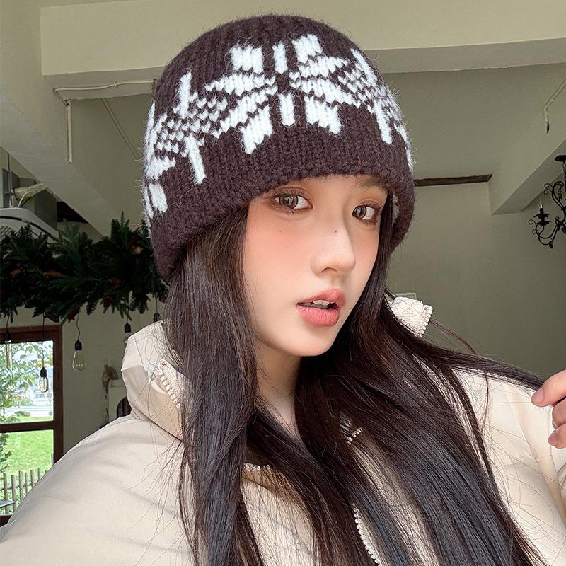 Retro Snowflake Knitted Woolen Hat for Women In Winter Korean Style Face Showing Small Cold Hat Baotou Hat Warm Ear Protection Fisherman Hat