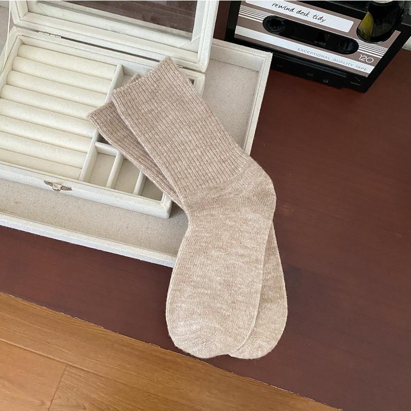 

Однотонные кашемировые носки до середины икры для женщин, осенне-зимние с добавленным флисом и утолщенным теплом, ретро длинные носки из валяной шерсти 1 pair