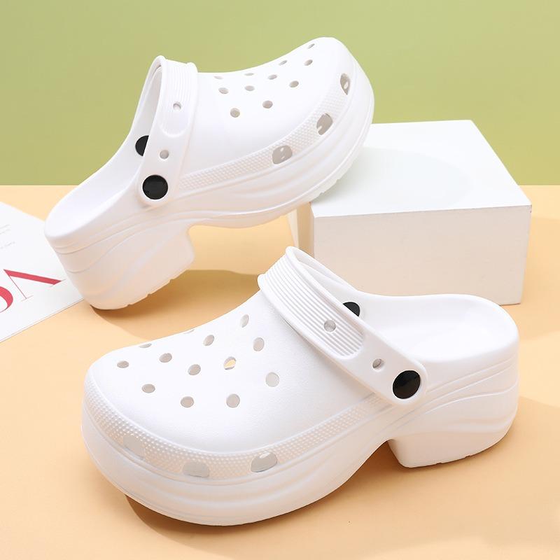 Summer New Women's Hole Slippery Height Increase Versatile and Thin Fashion Solid Color Leisure Outdoor Beach Baotou Drag