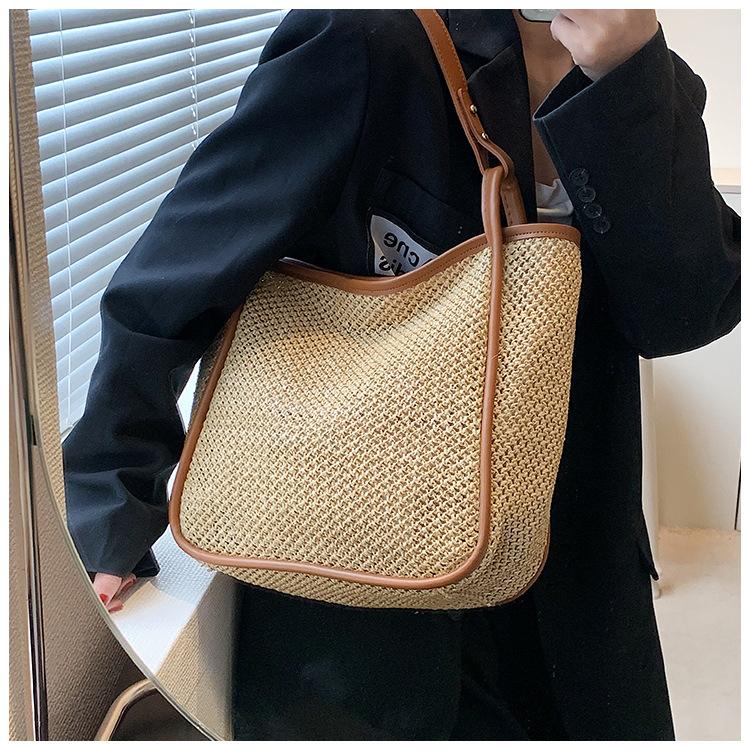 Large Capacity Straw Woven Bag Women's New Simple Woven Bag Seaside Vacation Beach Shoulder Tote Bag