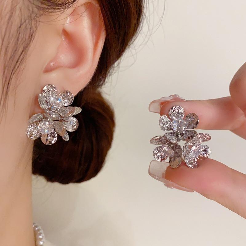  Exquisite Design Metal Flower Drop Earrings For Women Zircon Crystal Dangle Earrings Punk Party Ear Jewelry Personality Gifts