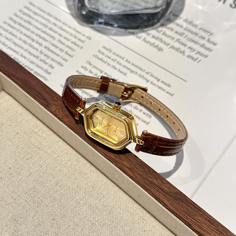 EAVANLIN Yiwenlin Ladies' Vintage Polygon Roman Numeral Watch