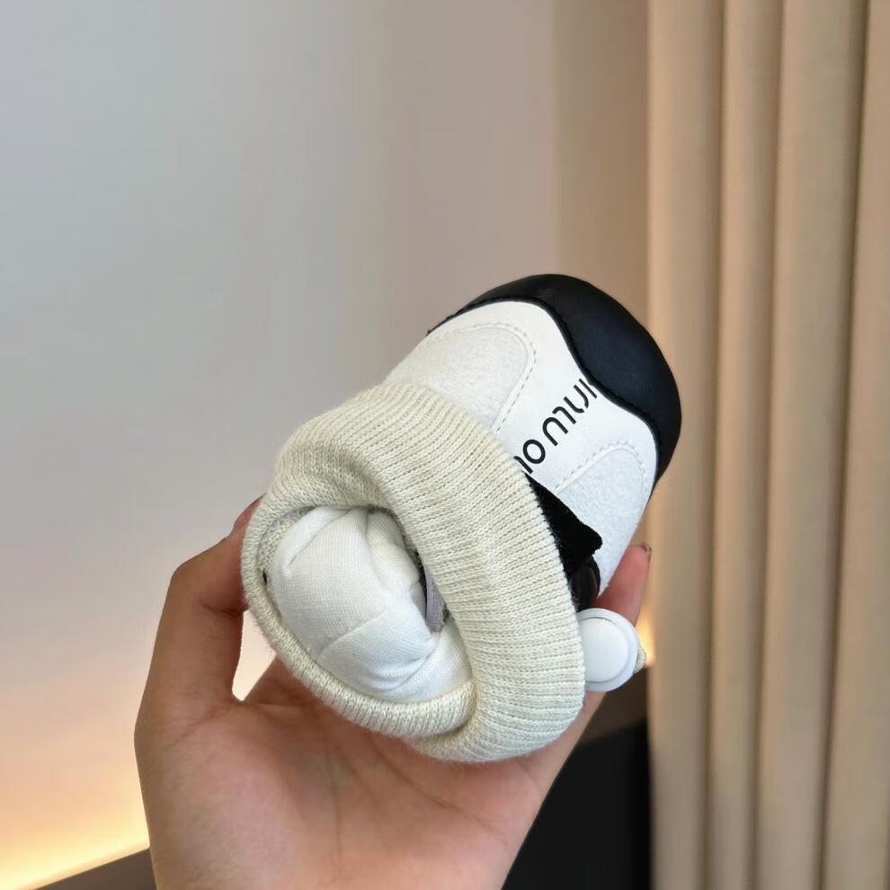 Non-Slip Baby Pre-Walker Shoes for 0-1 Year Olds - Soft Bottom, Spring/Autumn, Secure Fit for Newborns & 3-6 Month Boys & Girls