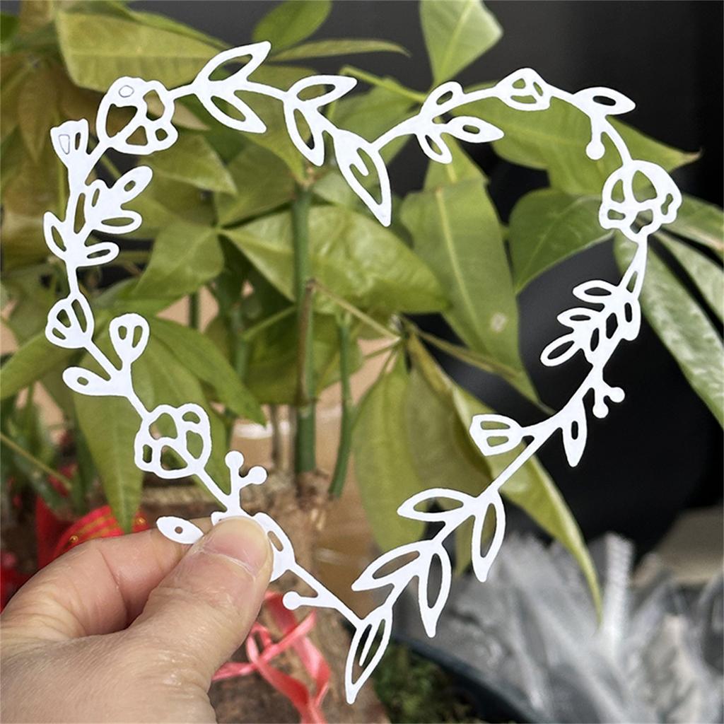 Leaf Wreath Cutting Dies for Card Making Scrapbooking Carbon Steel Die Cut Templates Decorative Embossing Paper Die