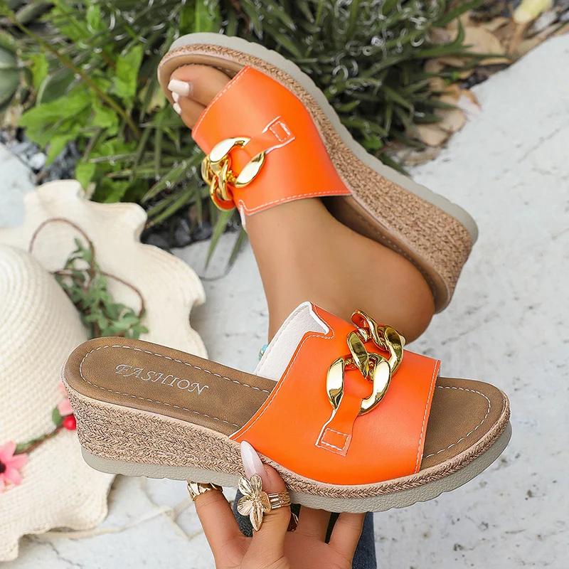Fashion Fashion Chain Decor Wedge Heel Slippers for Women 2025 Summer Comfort Non Slip Beach Sandals Woman PU Leather Platform Slippers