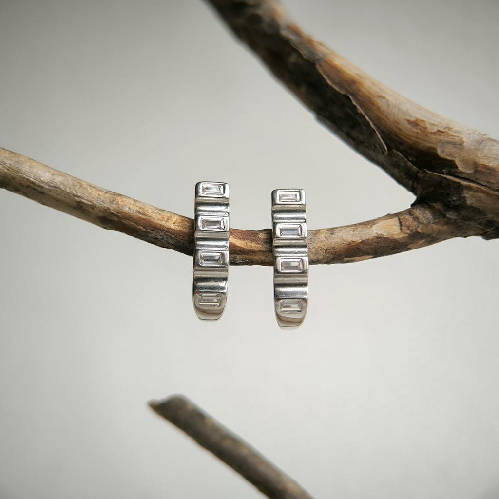 Серебряные серьги с фианитами (2208570)