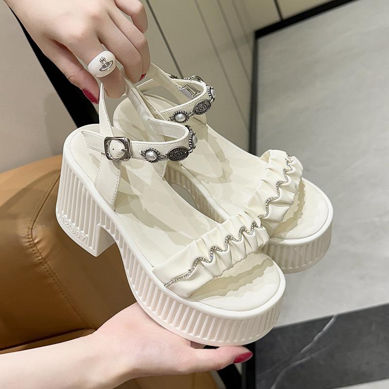 Rhinestone sandals 2025 summer new popping board Internet celebrity muffin platform Internet celebrity Roman women sandals