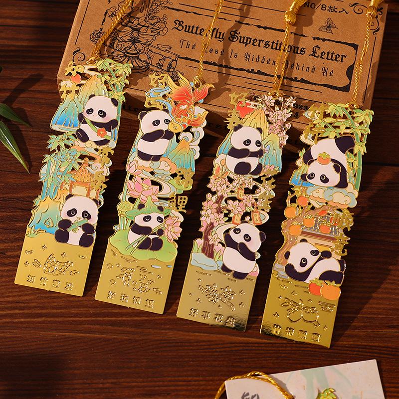 Metall-Lesezeichen mit Quaste - Panda, Klassischer Chinesischer Stil, Kulturelles Souvenir aus dem Palastmuseum