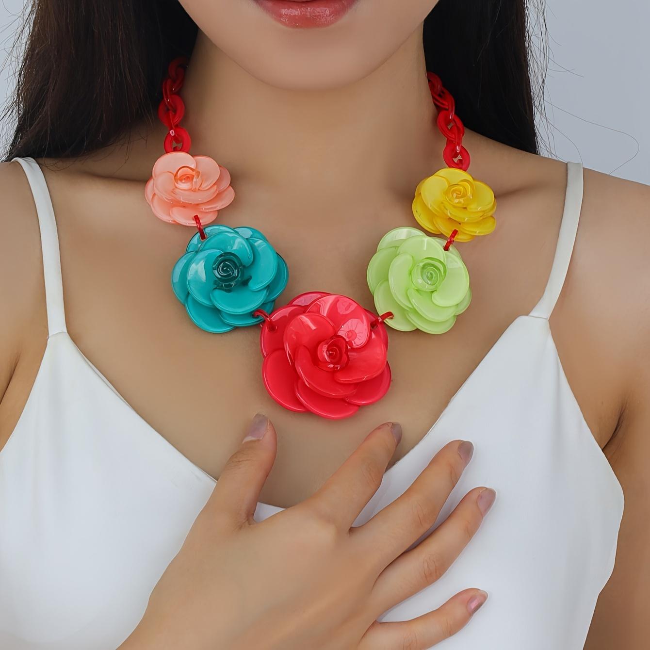 

Ожерелье-чокер Boho Sexy из акрила с цветком розы для женщин, без покрытия, модный аксессуар весеннего сезона для повседневных и праздничных случаев разноцветный