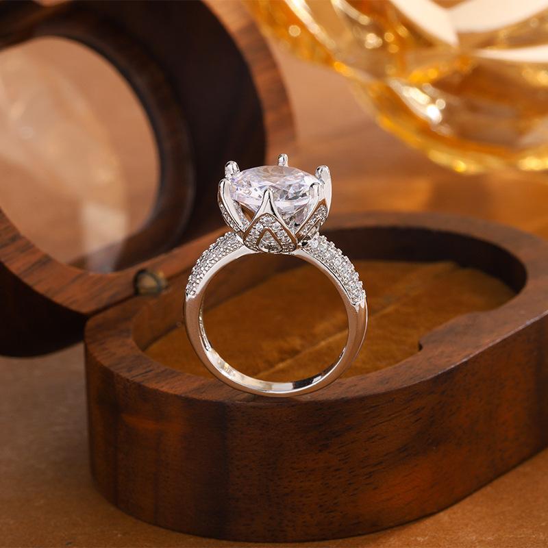Jewelry Classic Plated Ladies Tk Diamond Ring Ring Six-Claw Luxury White Gold Petals