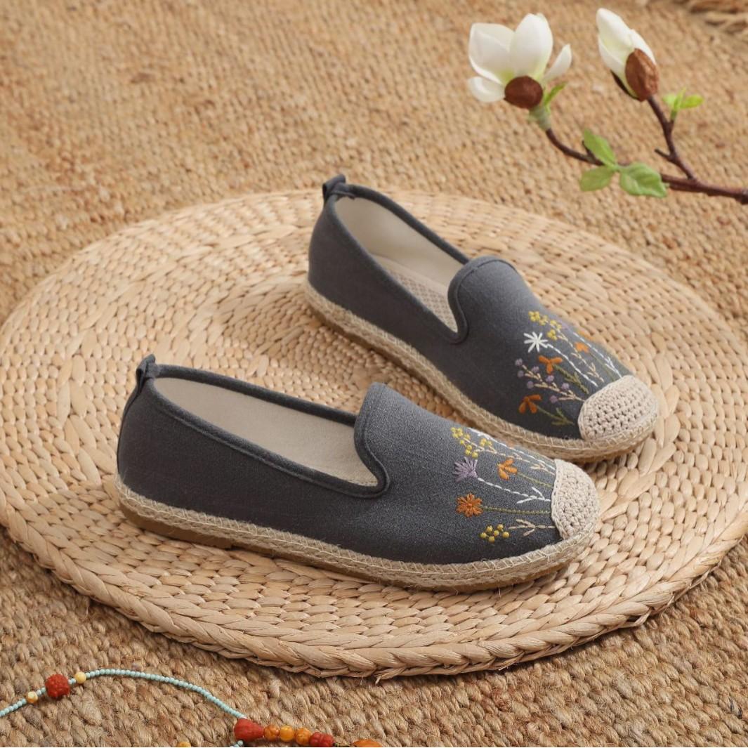 

Женские туфли без застежек, удобные легкие дорожные кроссовки, повседневные прогулочные мокасины для вождения, вышитые рабочие туфли для женщин, туфли с круглым носком 40 серый