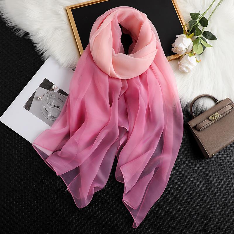 Verlaufende Farbe Simulierte Seide Eisseide Schal Elegant und Vielseitig Körperetikette Schal Neuer Tanzschal Langer Gazeschal