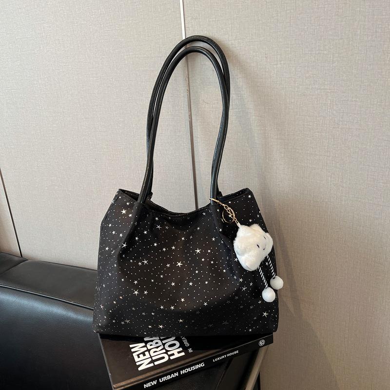 Trendy Large Capacity Tote Bag for Women - Stylish and Durable Shoulder Bag for Students and Commuters