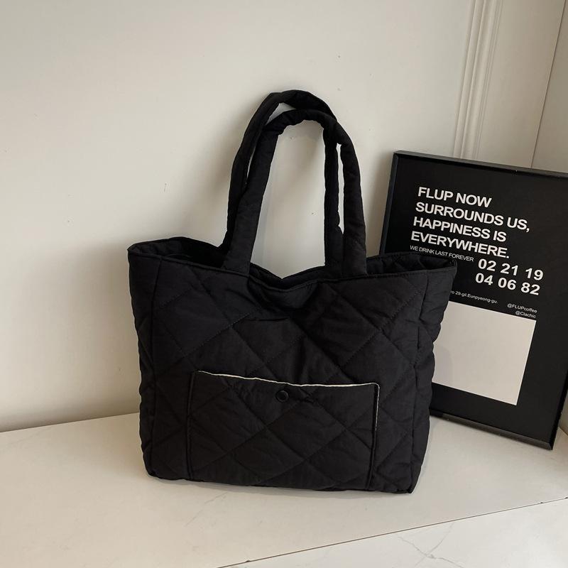 

Зимняя новая модная женская сумка Commuter большой емкости Commuter Underarm 2024 с индивидуальным дизайном и одним плечевым ремнем чёрный