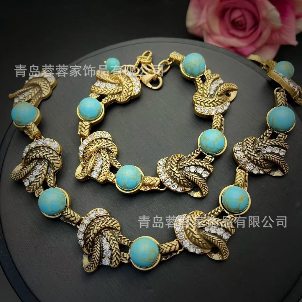 Collier Rétro Turquoise Style Vacances Nouveau pour Personne d'Âge Moyen Haut de Gamme Luxe Léger Tempérament Palace Bijoux Vintage