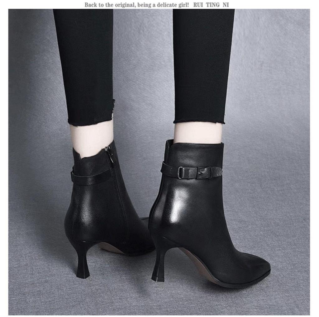 Szykowne czarne skórzane botki: Szpiczaste szpilki, ocieplane polarem na wiosnę i jesień