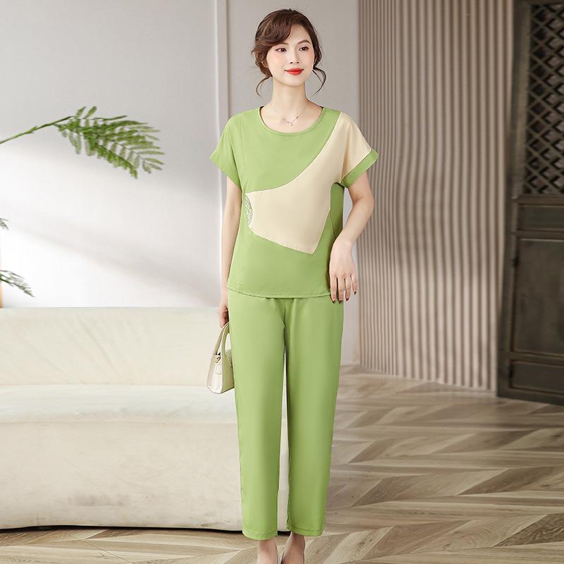 Mom's 2025 Summer Fashion: Trendy Two-Piece Suit for Middle-Aged & Elderly Women