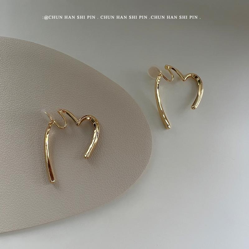 Metal love plain ring earrings niche design ear clips no ear piercings fashion light luxury earrings high-end stud earrings women