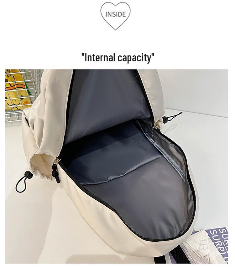 Leichter Outdoor-Reiserucksack für Damen – schlichte, einfarbige Ausführung, großes Fassungsvermögen, ideal für Freizeit und Schule.