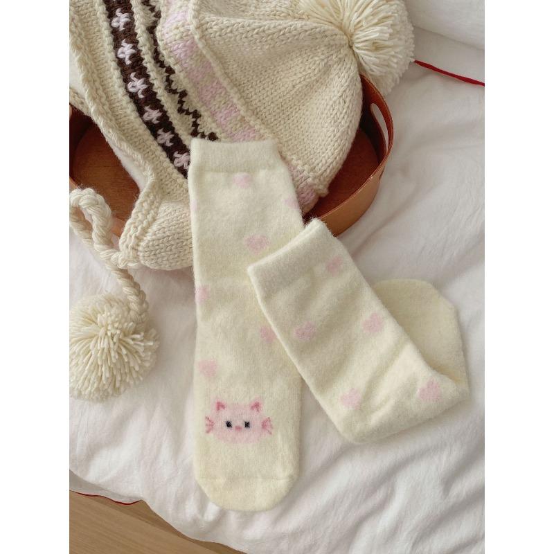 

Ladies in Autumn and Winter Plus Velvet and Thick Sweet Lovely Cartoon Dot Pink Tube Socks 1 pair
