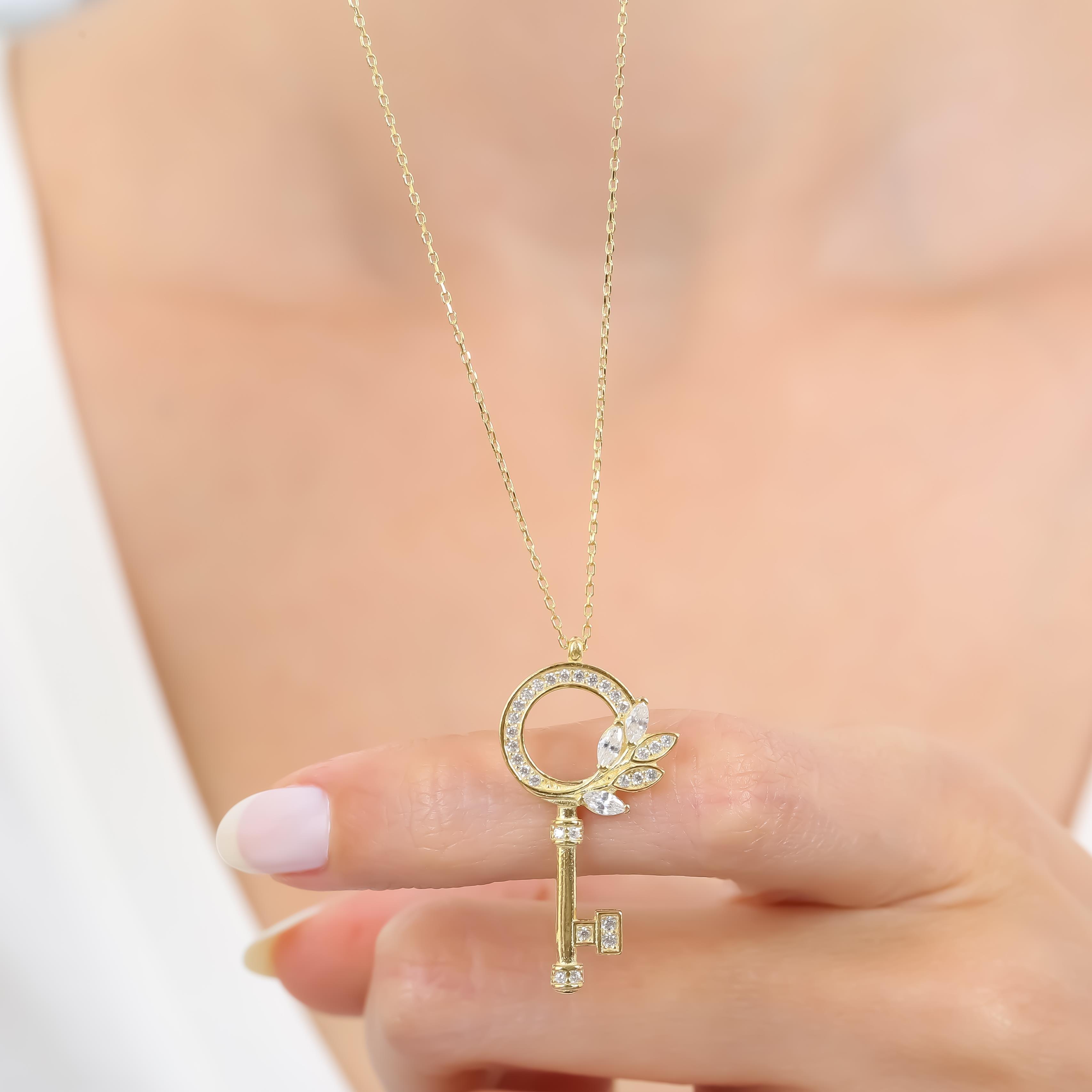 

Сверкающее серебряное колье Dream Key золотого цвета