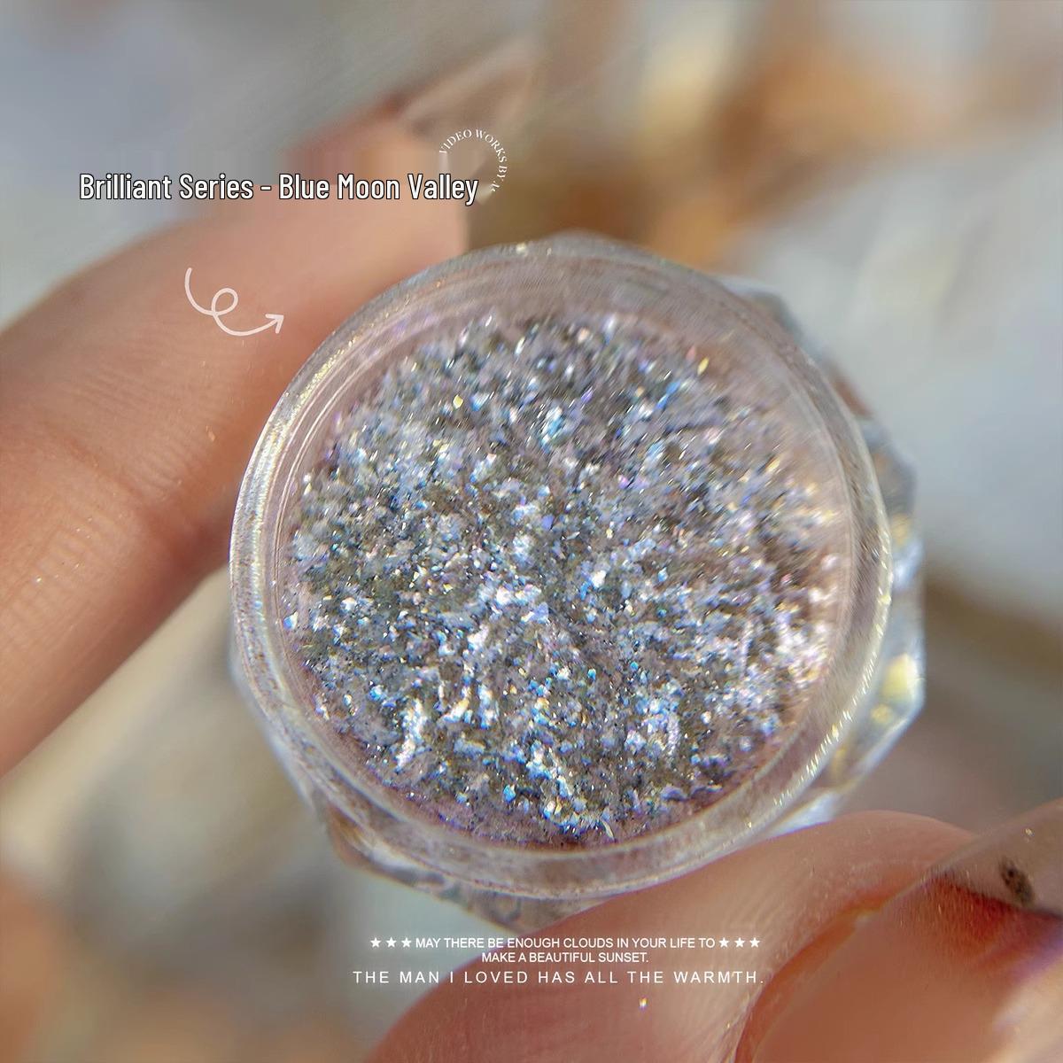 

Пудра для дизайна ногтей Аврора Опал: Мечтательные украшения с бриллиантовым блеском.