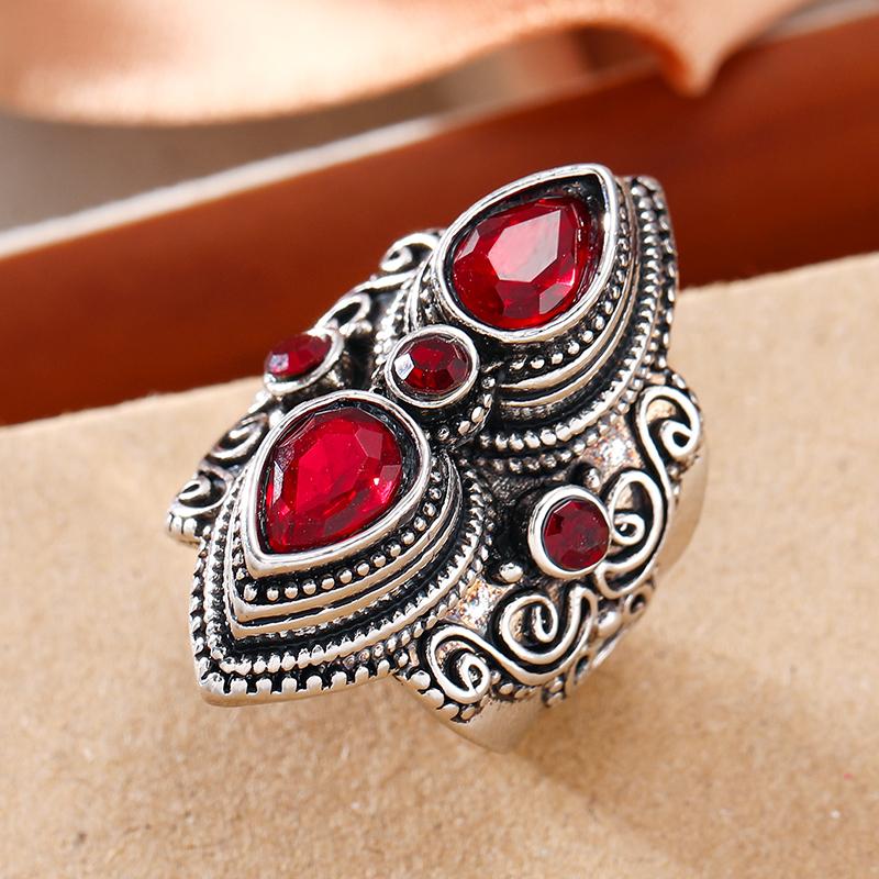 Vintage Exaggerated Boho Style Inlaid Red Zircon Large Classic Engraved Ring Women's Fine Zircon Party Favor Accessories