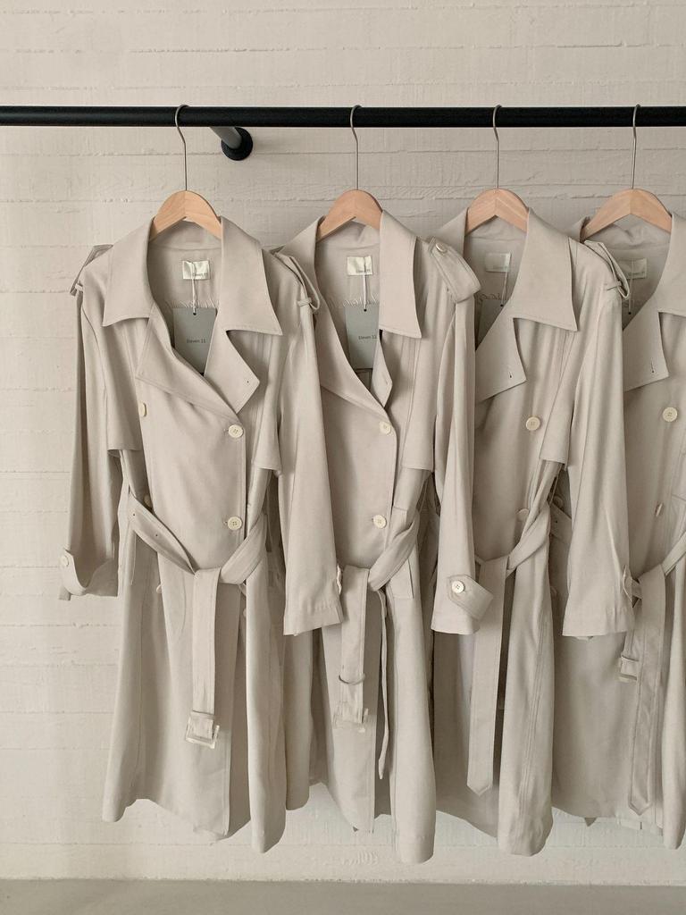 Zhao Lusi inspirierter, figurformender, langer Trenchcoat mit Bindegürtel für Herbst 2025