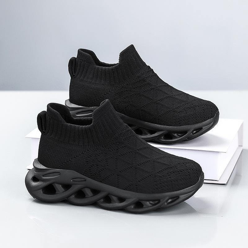 Boys' shoes 2025 new summer children's one-pedal sneakers breathable mesh fly-woven lazy socks shoes