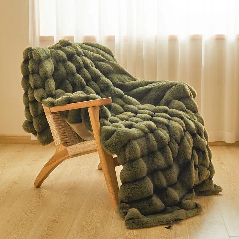 Class A Rabbit Fleece Blanket Quilt Winter Thickened Milk Fleece Office Nap Sofa Blanket Comfortable, Can Be Covered At Any Time