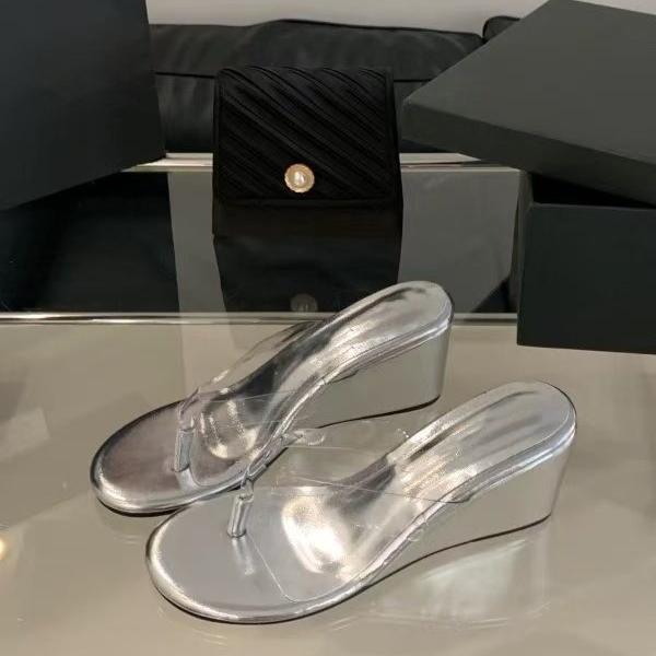 Summer Women Flip Flop Fashion PVC Transparent Women Slippers Designer Clip Toe Wedge Heel Slippers Casual Beach Slippers Slides