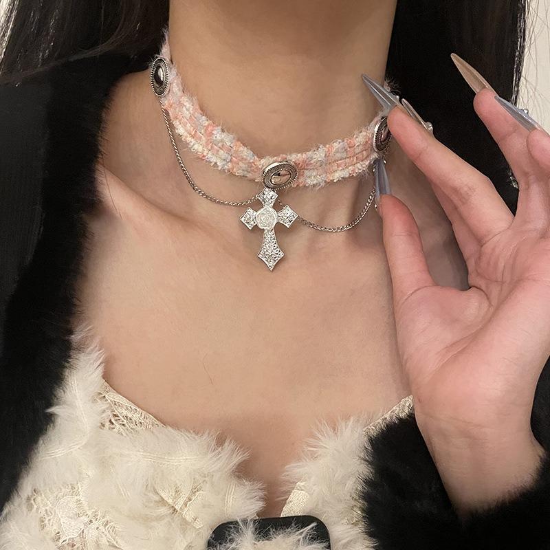 Plush Choker Cross Necklace Female Niche Design Y2k Hot Girl Sweet Cool Necklace
