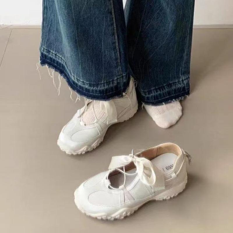 

Внутреннее увеличение роста маленькие серебряные туфли спортивные серебряные балетки красивый бант перекрестный ремешок Мэри Джейн одинарные туфли женщины 40 белый