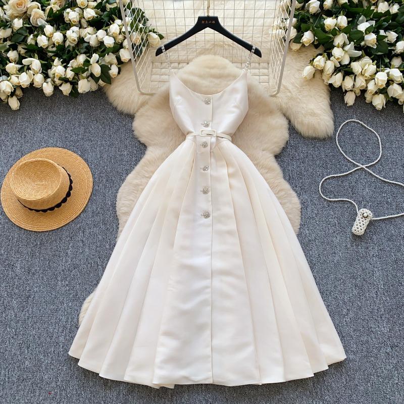 A Light Luxury Thousand-gold Style Halter Dress for Women's Wear In Summer Featuring A Slimming and Elegant Design