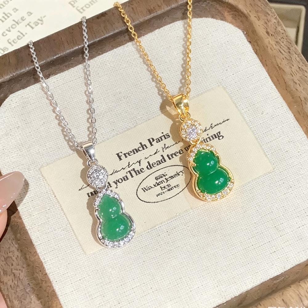 Exquisite Green Gourd Necklace for Women - Summer Luxury, Versatile Clavicle Chain Jewelry
